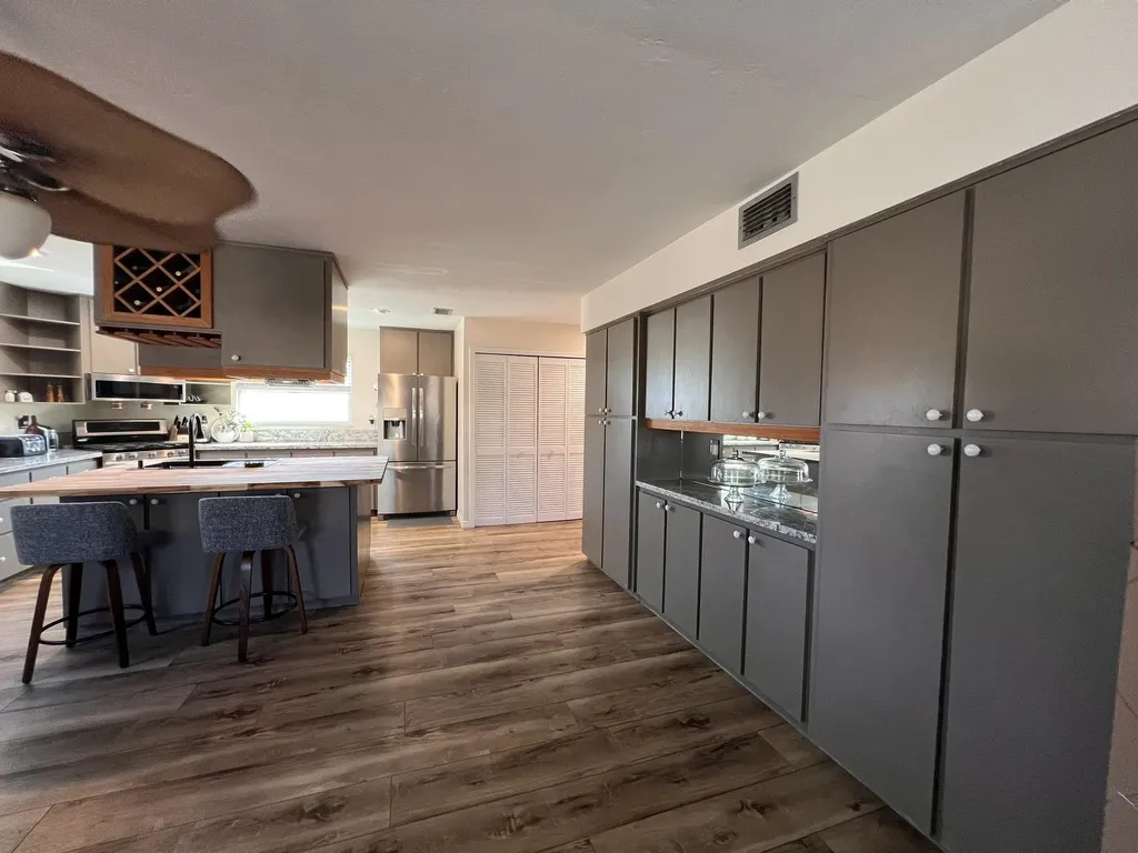 9225 Dimmick Drive Sanibel FL 33957