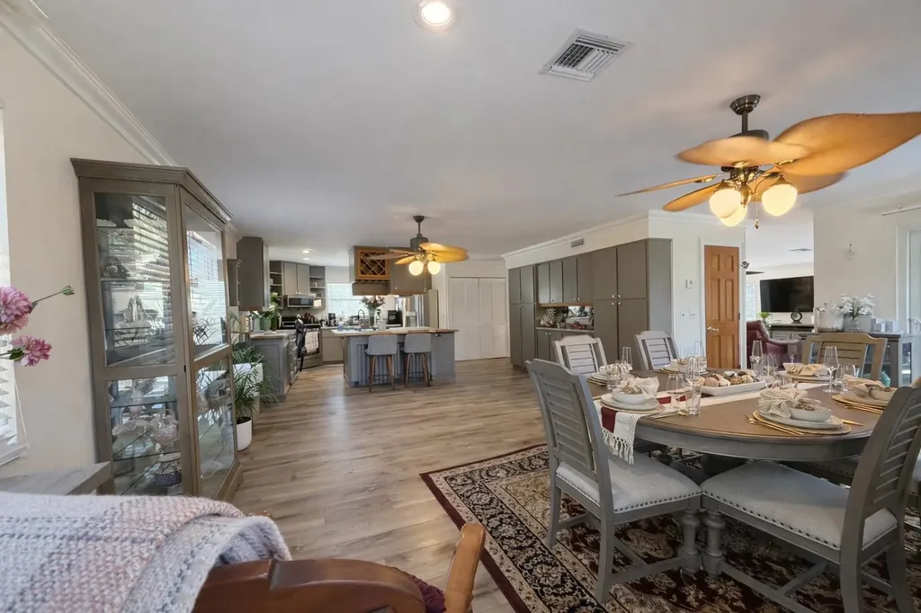 9225 Dimmick Drive Sanibel FL 33957