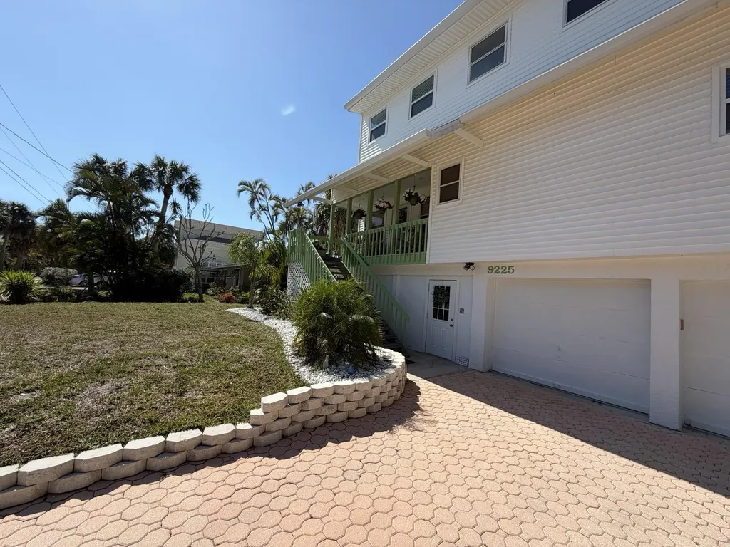 9225 Dimmick Drive Sanibel FL 33957