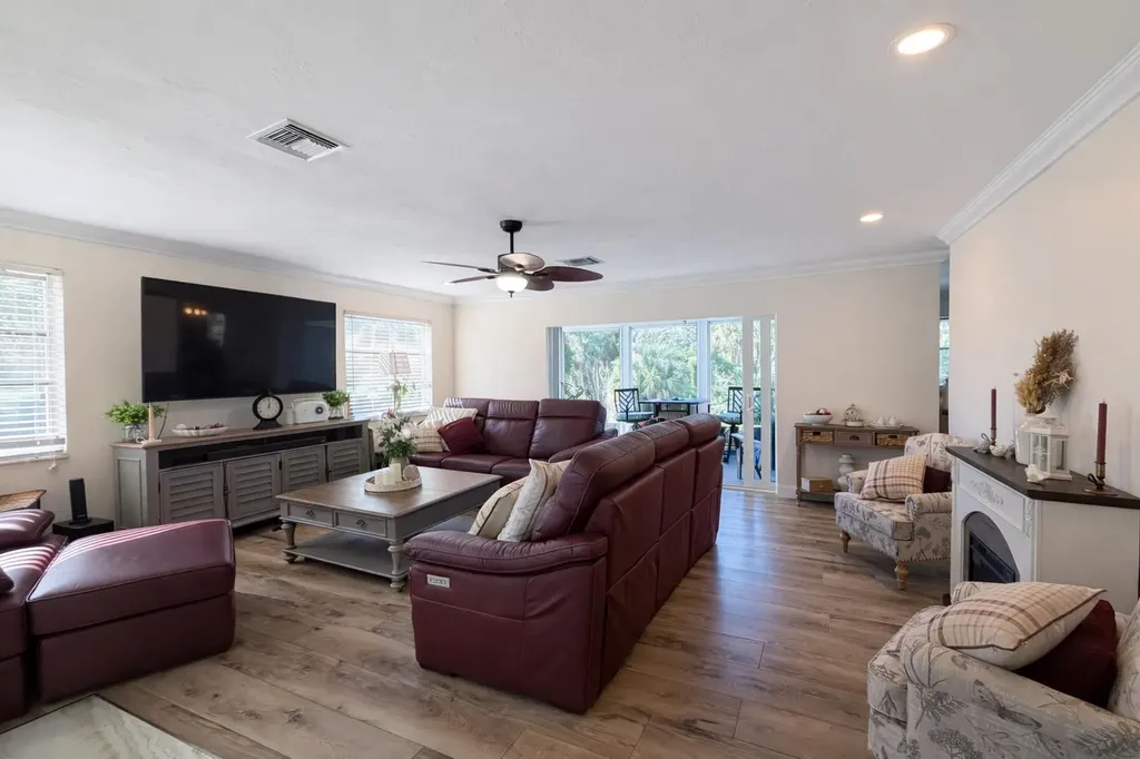 9225 Dimmick Drive Sanibel FL 33957