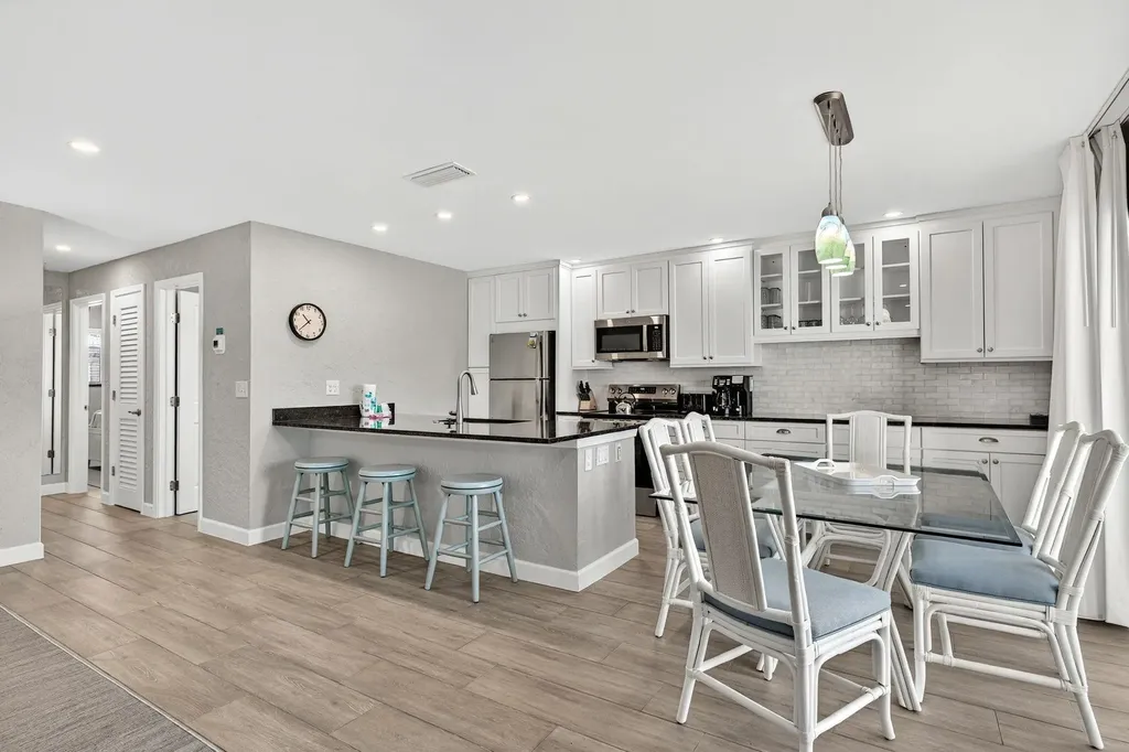 827 E Gulf Drive Sanibel FL 33957