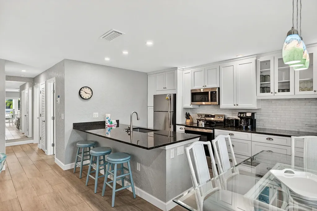 827 E Gulf Drive Sanibel FL 33957