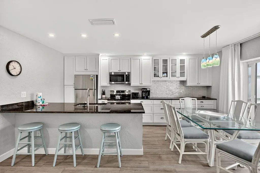 827 E Gulf Drive Sanibel FL 33957