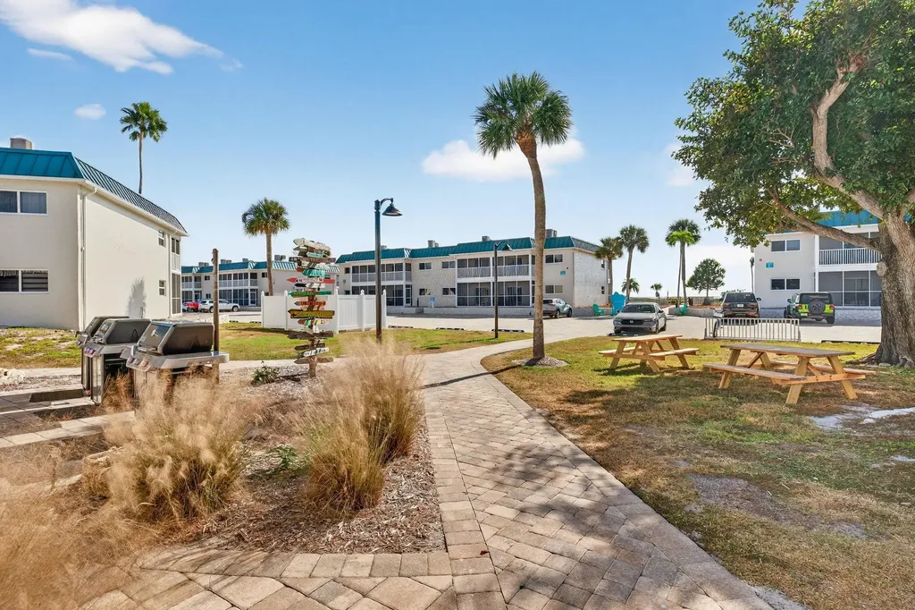 827 E Gulf Drive Sanibel FL 33957