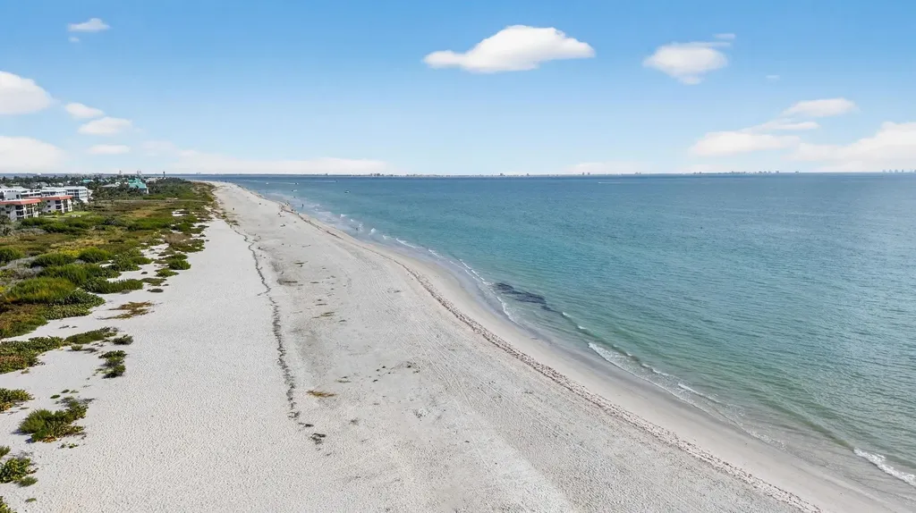 827 E Gulf Drive Sanibel FL 33957