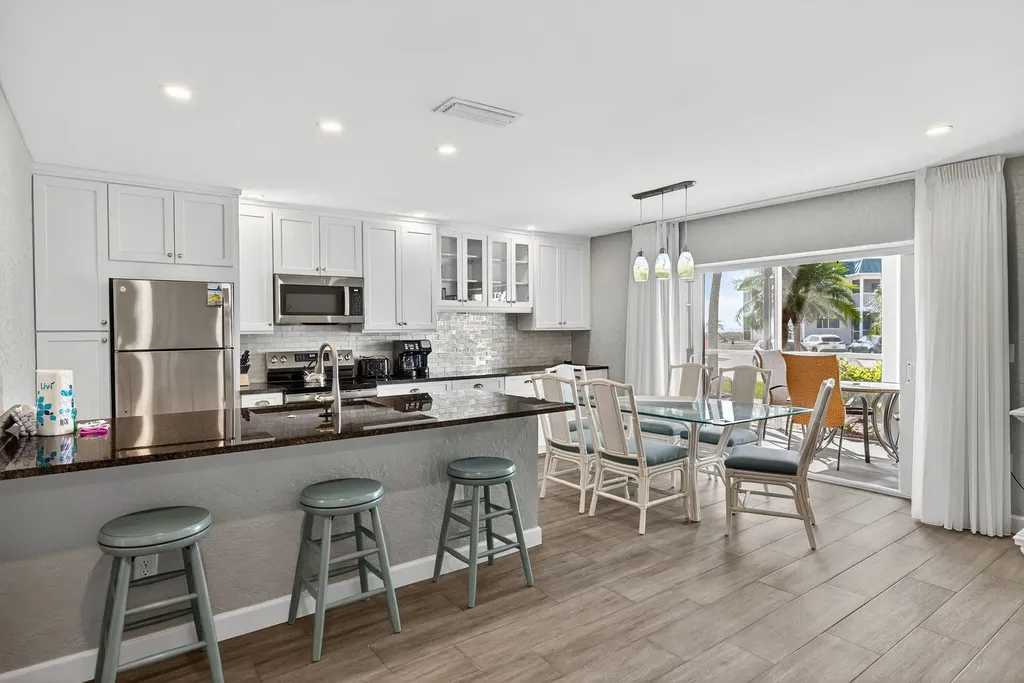 827 E Gulf Drive Sanibel FL 33957