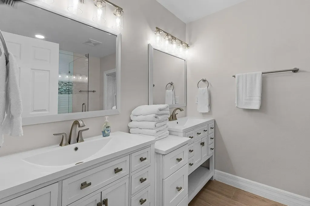 1543 San Carlos Bay Drive Sanibel FL 33957-9998