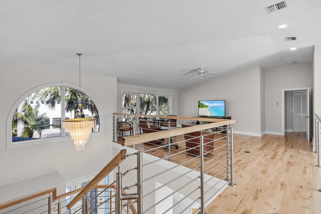 1543 San Carlos Bay Drive Sanibel FL 33957-9998