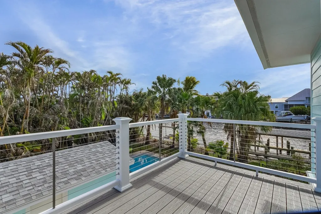 1543 San Carlos Bay Drive Sanibel FL 33957-9998