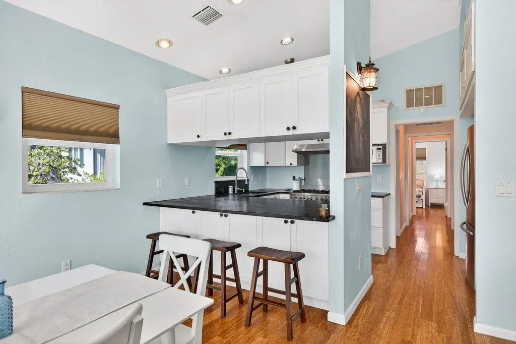 495 E Lake Road Sanibel FL 33957