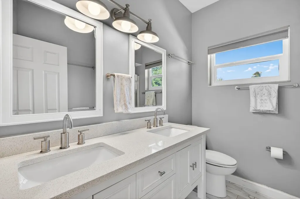 495 E Lake Road Sanibel FL 33957