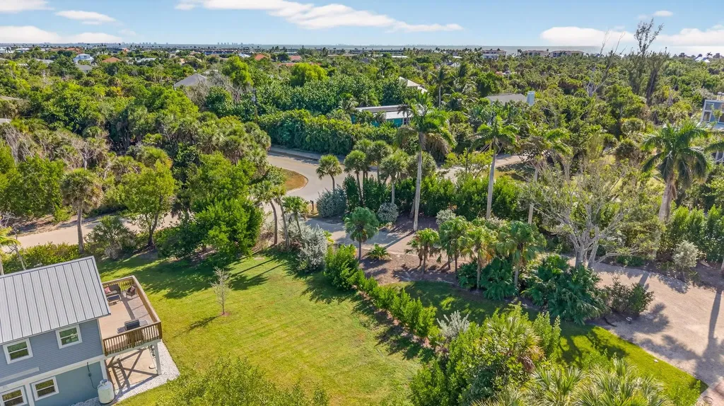 495 E Lake Road Sanibel FL 33957