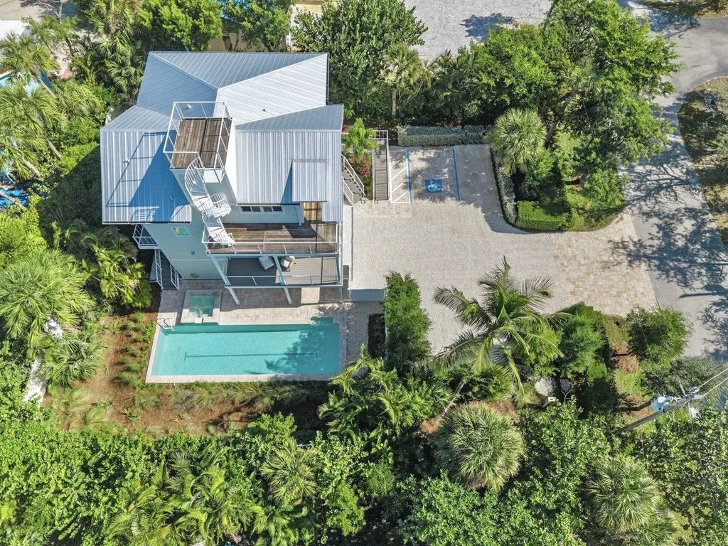 2480 Library Way Sanibel FL 33957