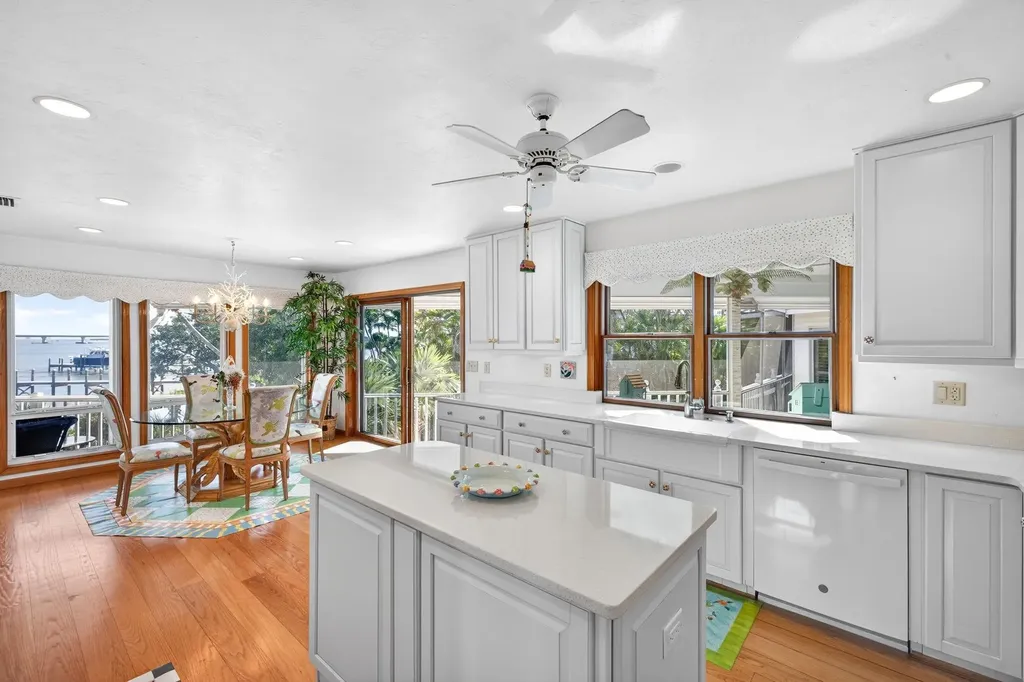 1157 Bird Lane Sanibel FL 33957