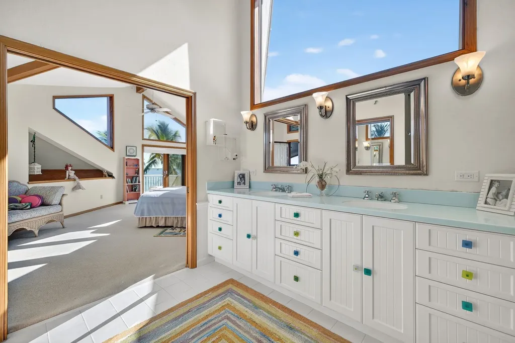 1157 Bird Lane Sanibel FL 33957