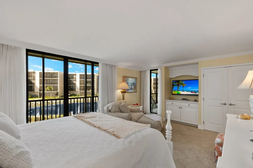 1401 Middle Gulf Drive Sanibel FL 33957