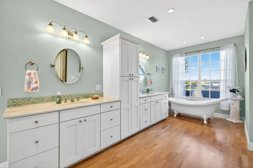 1141 Paper Fig Court Sanibel FL 33957