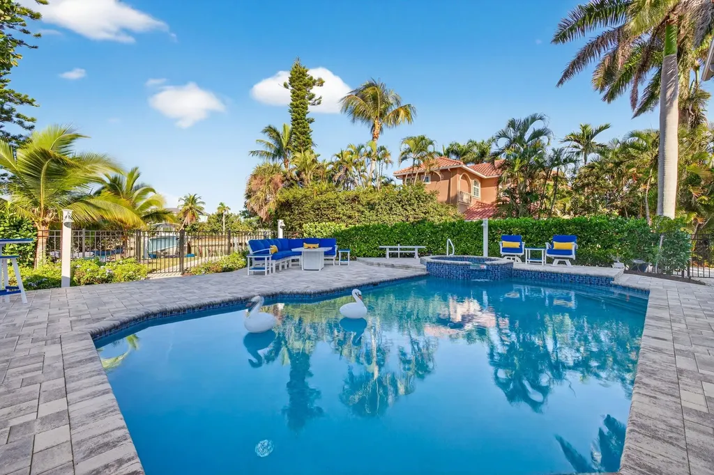 1141 Paper Fig Court Sanibel FL 33957