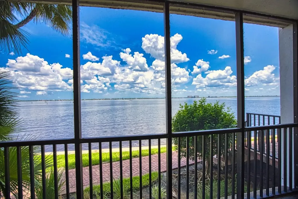 1900 Virginia Avenue Fort Myers FL 33901