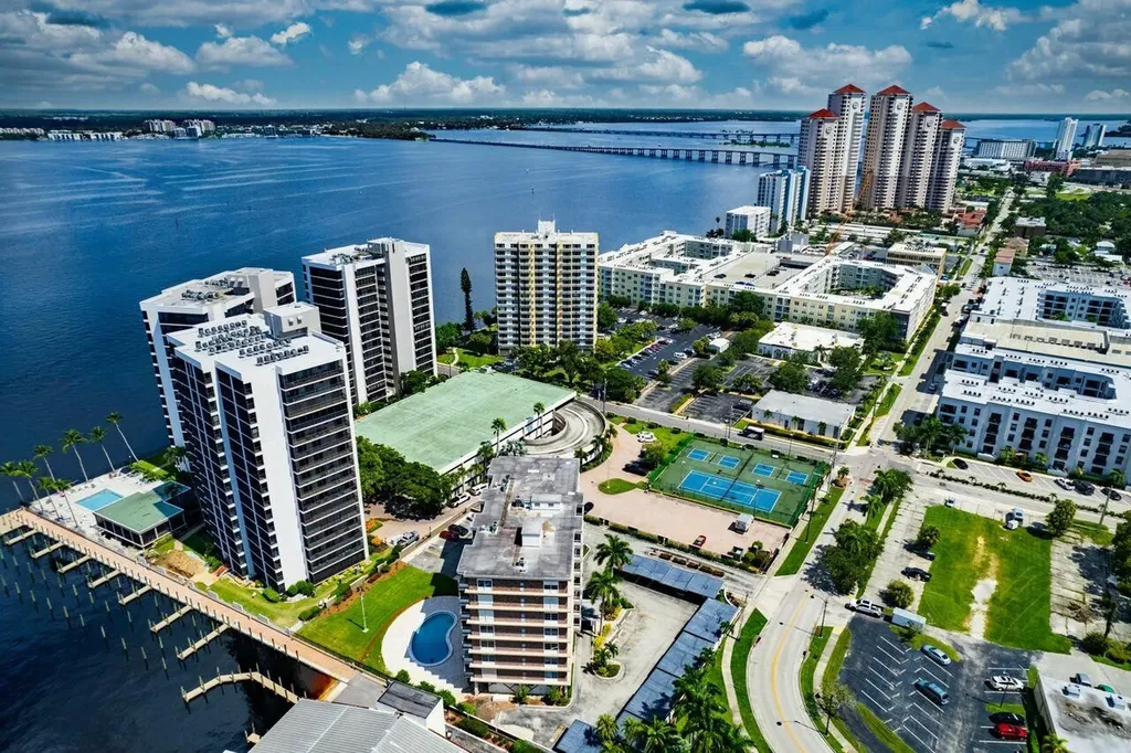 1900 Virginia Avenue Fort Myers FL 33901