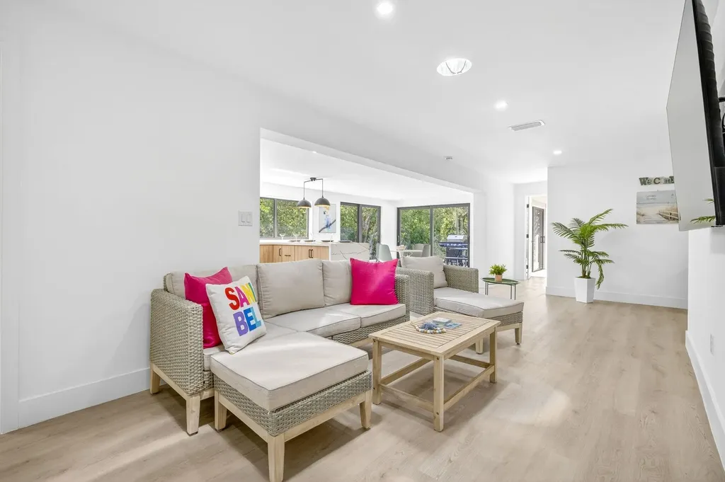 1105 Skiff Place Sanibel FL 33957