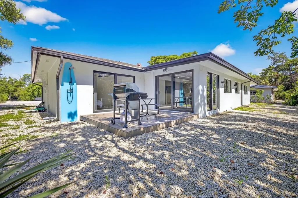 1105 Skiff Place Sanibel FL 33957