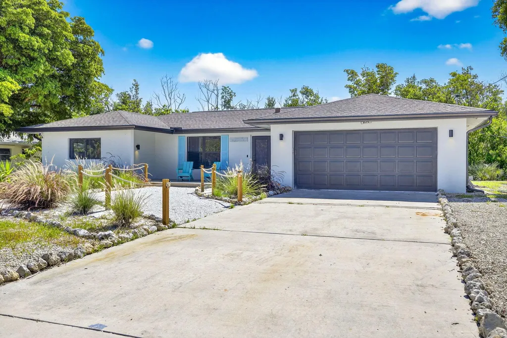1105 Skiff Place Sanibel FL 33957