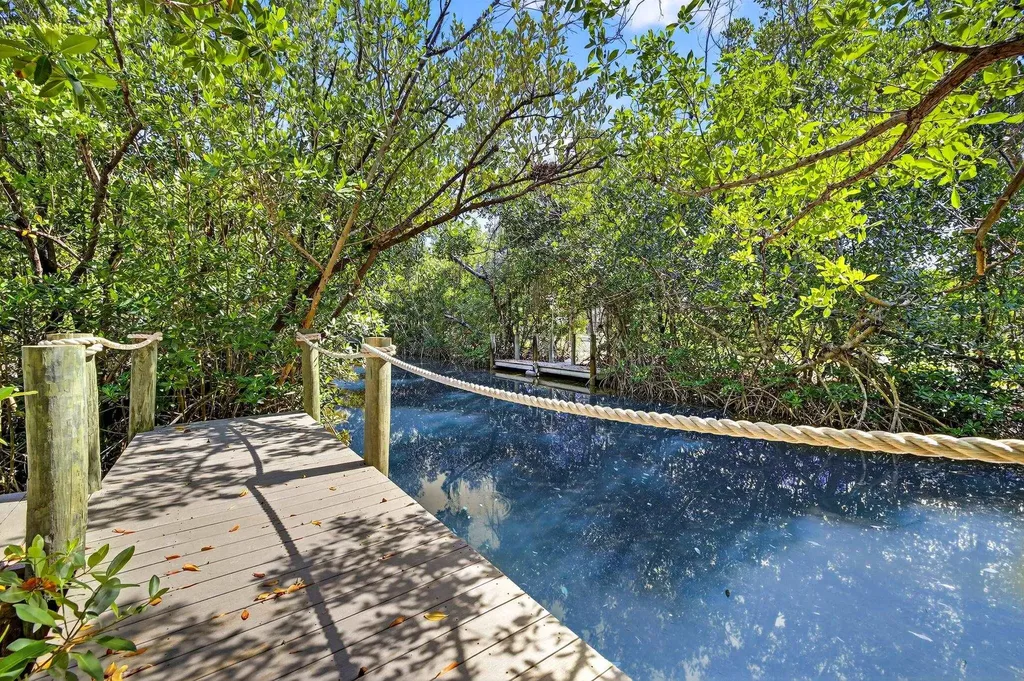 1105 Skiff Place Sanibel FL 33957