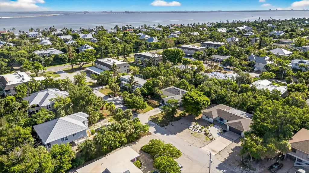 1105 Skiff Place Sanibel FL 33957