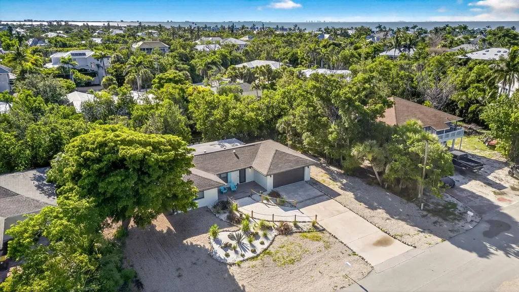 1105 Skiff Place Sanibel FL 33957