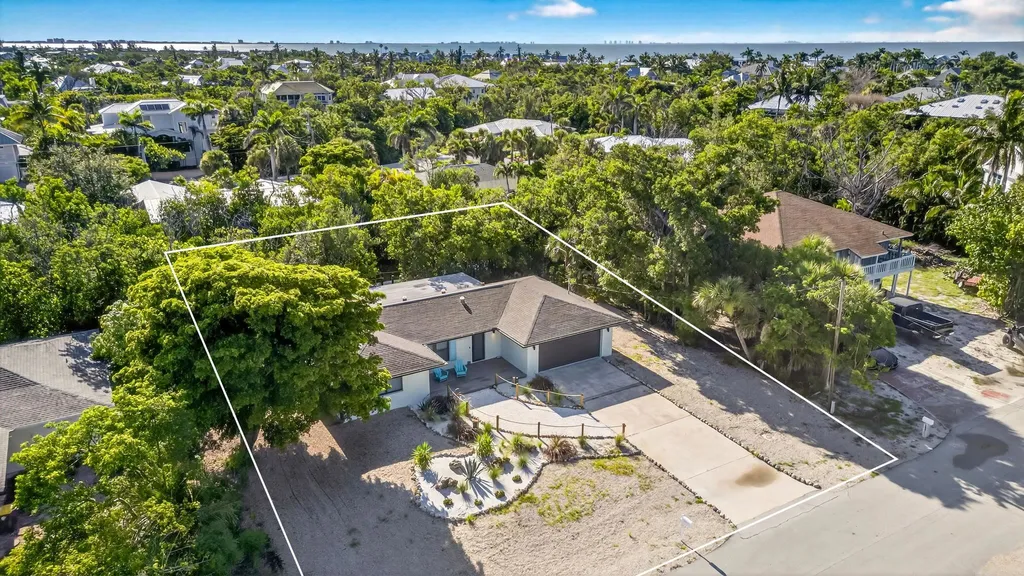 1105 Skiff Place Sanibel FL 33957