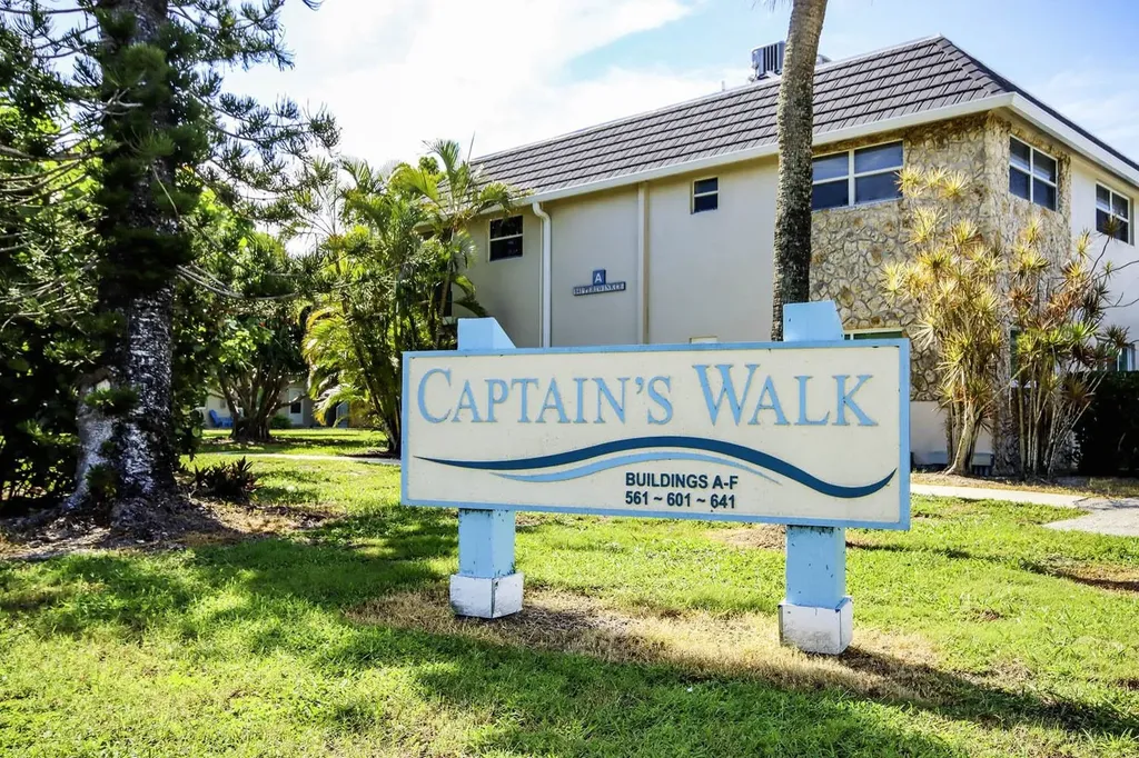 641 Periwinkle Way Sanibel FL 33957