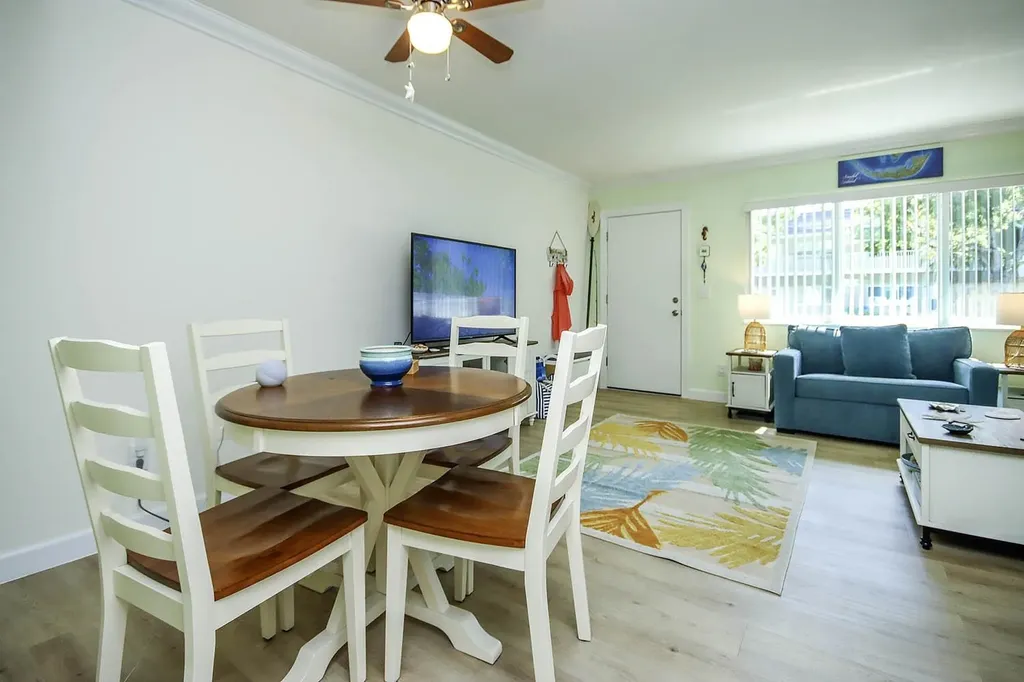 641 Periwinkle Way Sanibel FL 33957