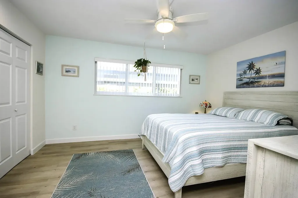 641 Periwinkle Way Sanibel FL 33957