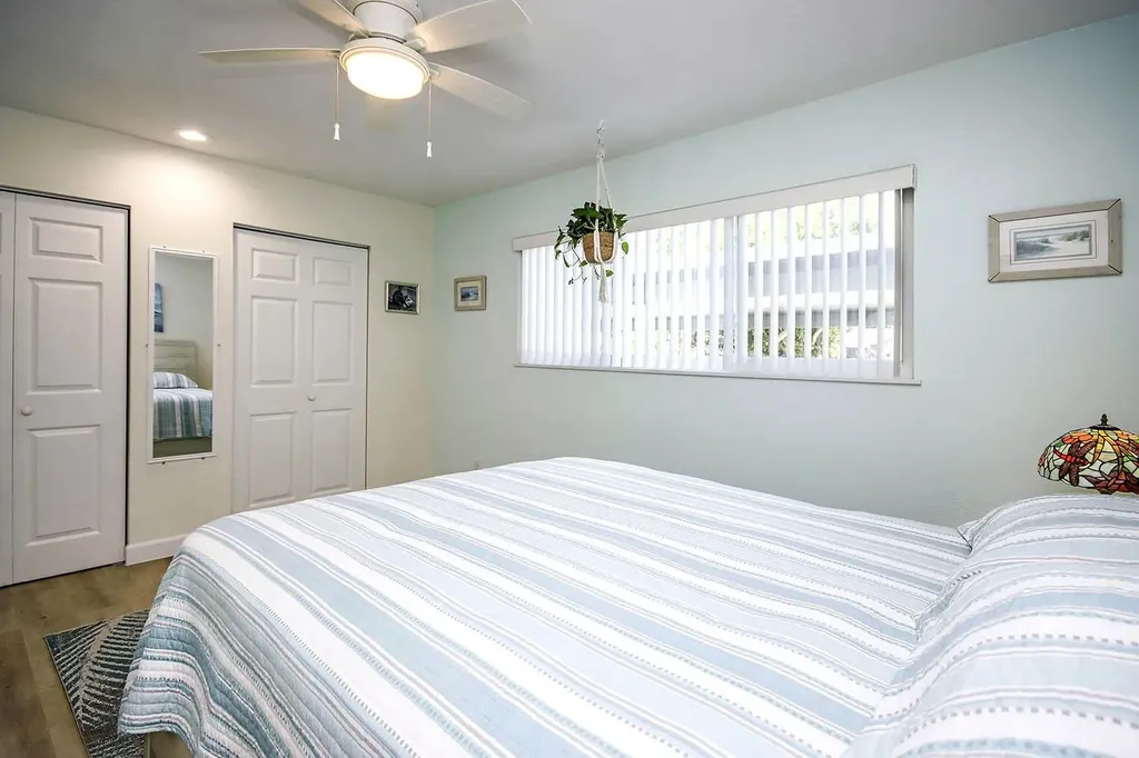 641 Periwinkle Way Sanibel FL 33957