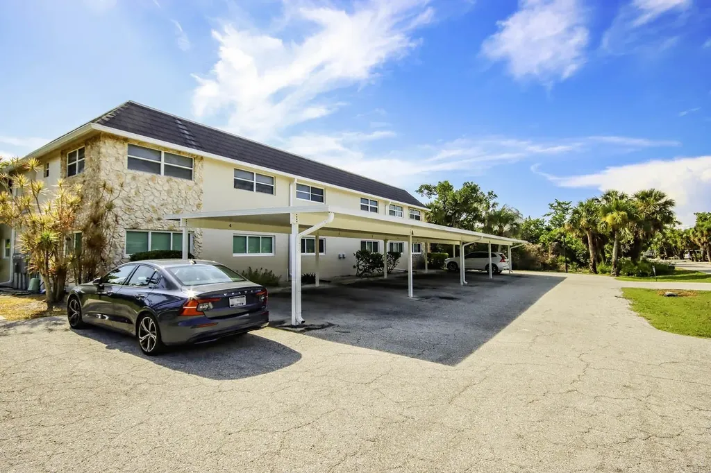 641 Periwinkle Way Sanibel FL 33957