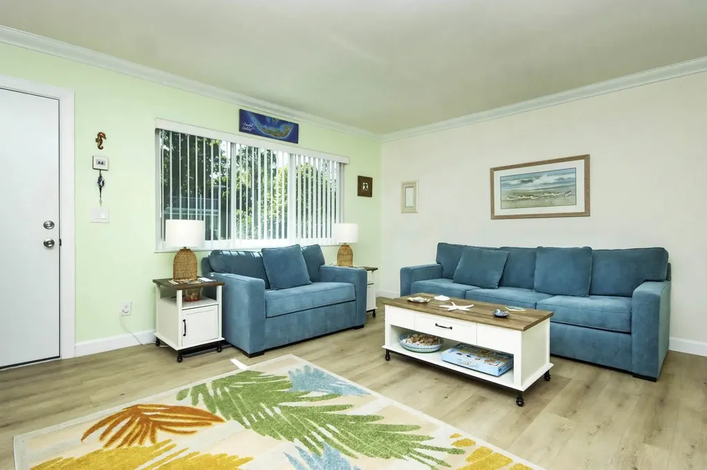 641 Periwinkle Way Sanibel FL 33957