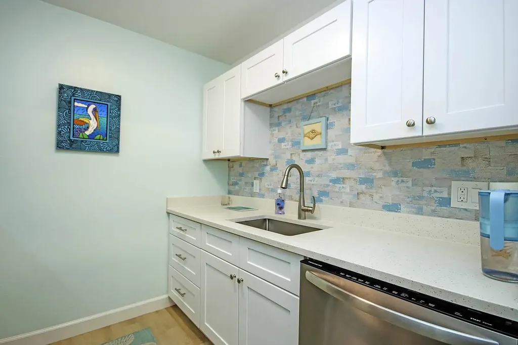 641 Periwinkle Way Sanibel FL 33957