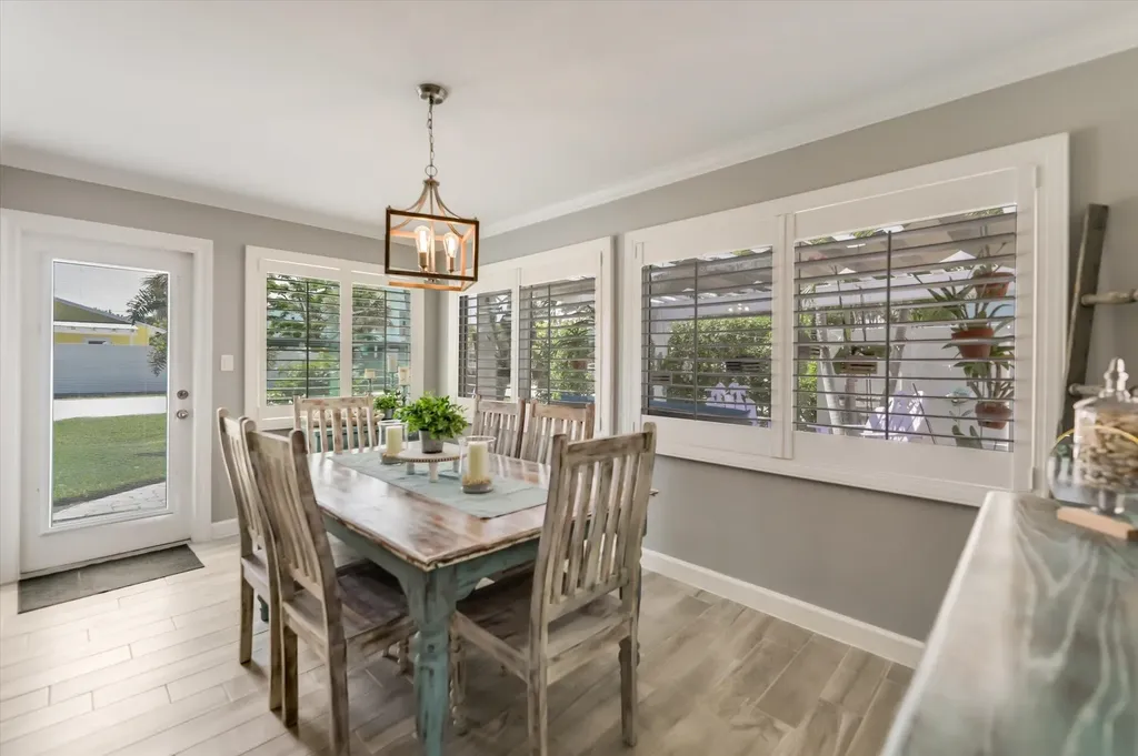 1657 Atlanta Plaza Drive Sanibel FL 33957