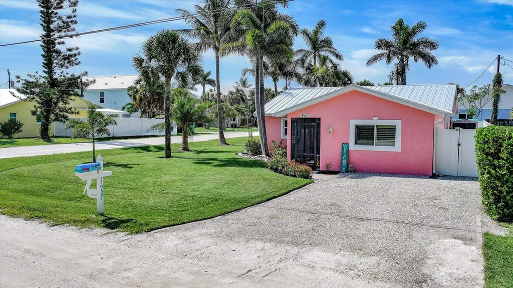 1657 Atlanta Plaza Drive Sanibel FL 33957