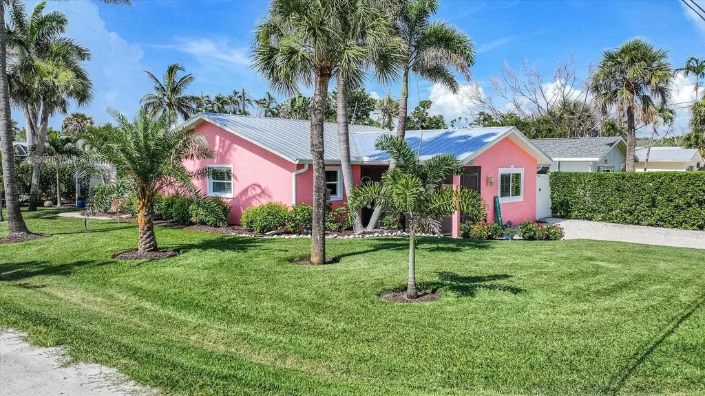 1657 Atlanta Plaza Drive Sanibel FL 33957