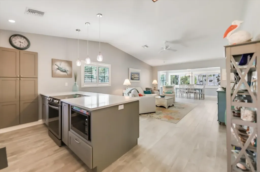 1657 Atlanta Plaza Drive Sanibel FL 33957