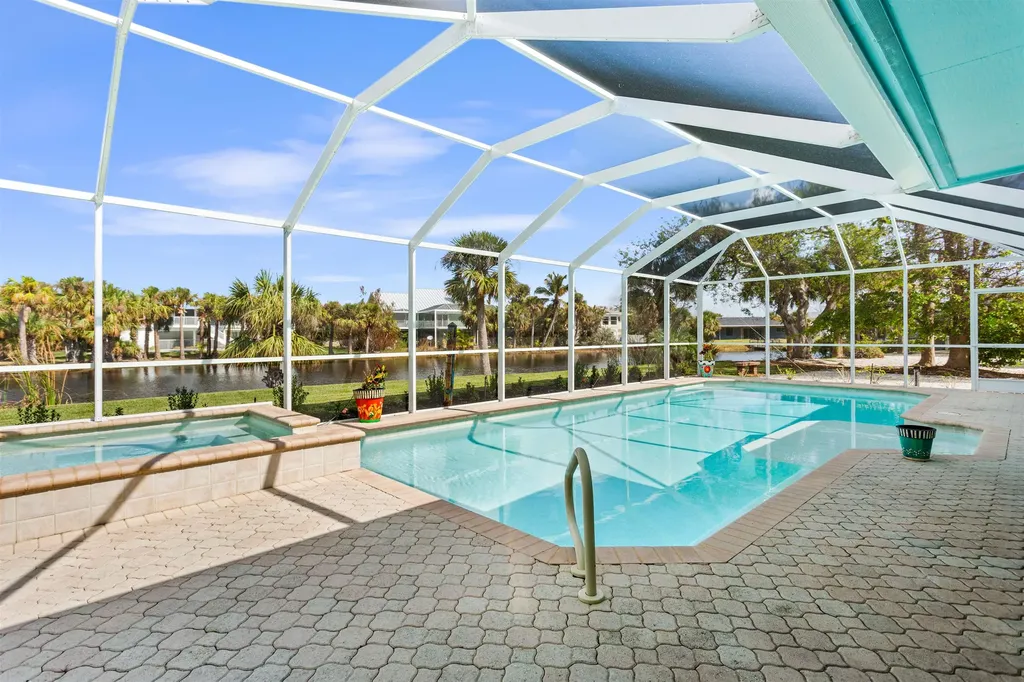 566 Boulder Drive Sanibel FL 33957