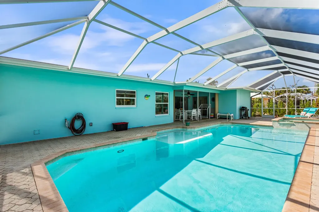 566 Boulder Drive Sanibel FL 33957