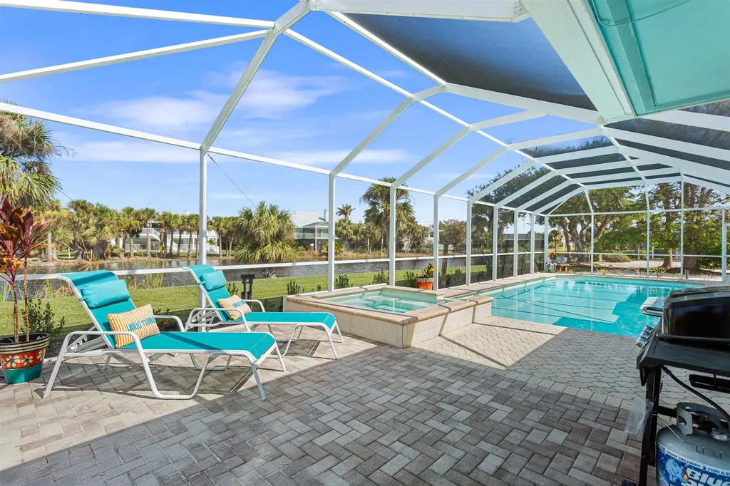 566 Boulder Drive Sanibel FL 33957