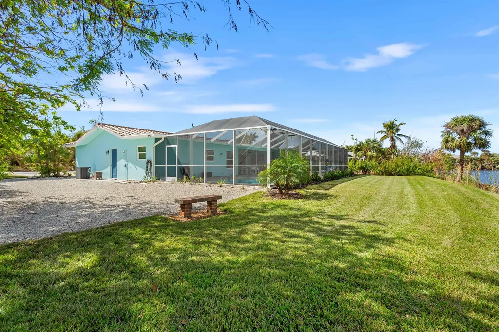 566 Boulder Drive Sanibel FL 33957