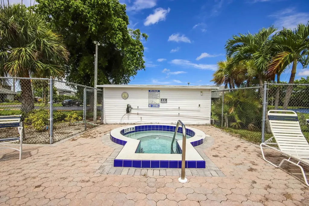 8849 Somerset Boulevard Fort Myers FL 33919