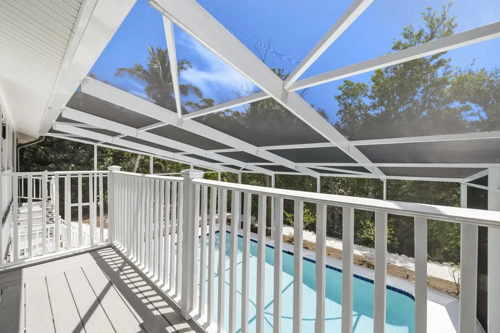 1062 S Yachtsman Drive Sanibel FL 33957