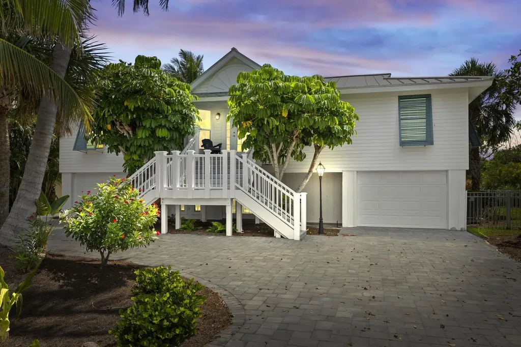 1062 S Yachtsman Drive Sanibel FL 33957