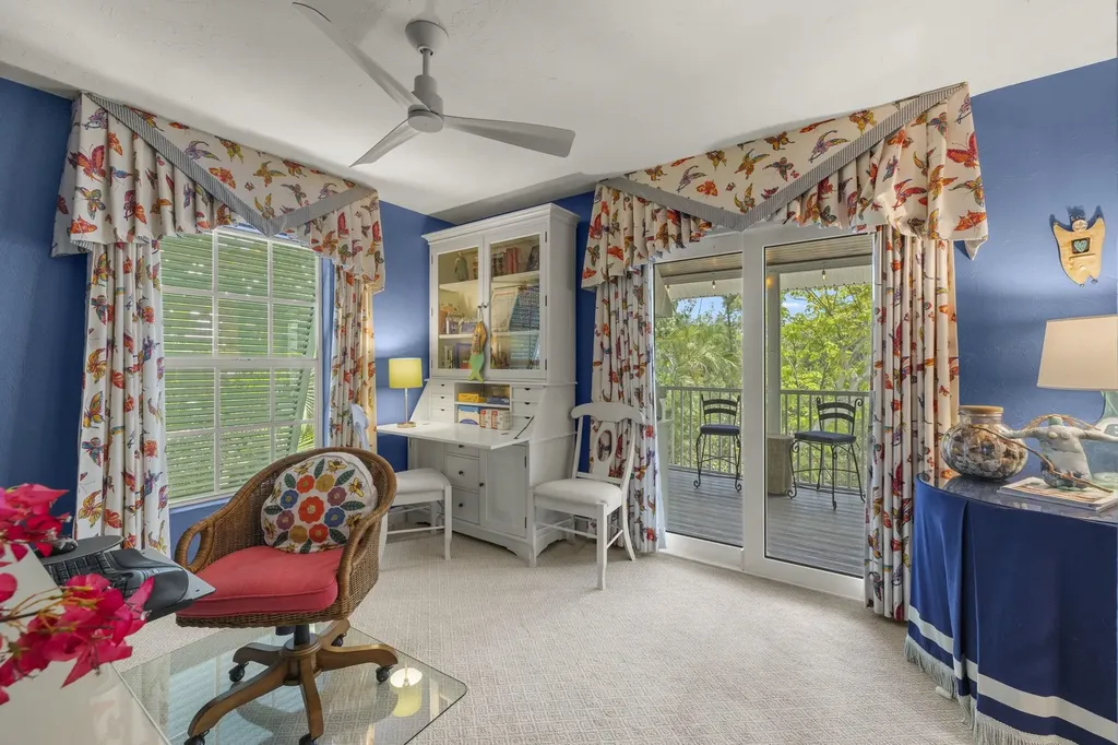 1062 S Yachtsman Drive Sanibel FL 33957